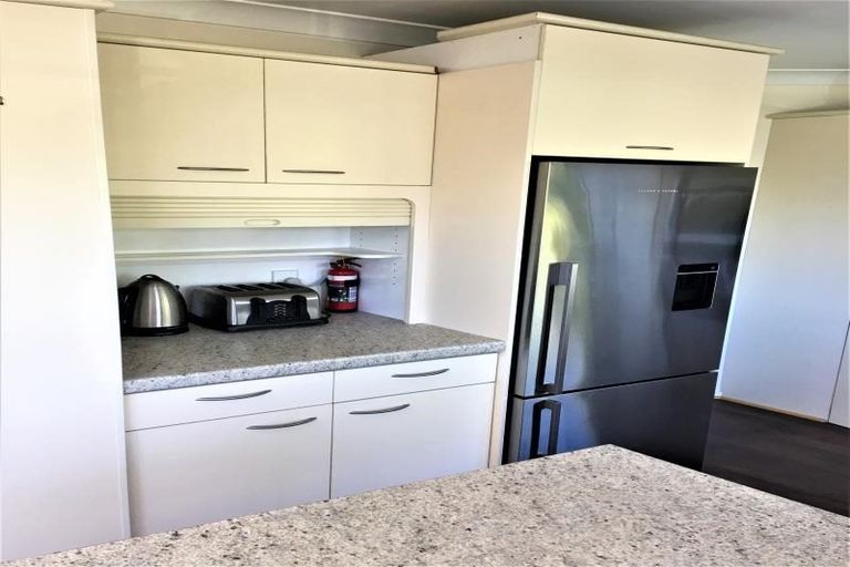 Photo of property in 256 Vipond Road, Stanmore Bay, Whangaparaoa, 0932