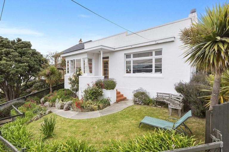 Photo of property in 19 Cliffs Road, Saint Clair, Dunedin, 9012