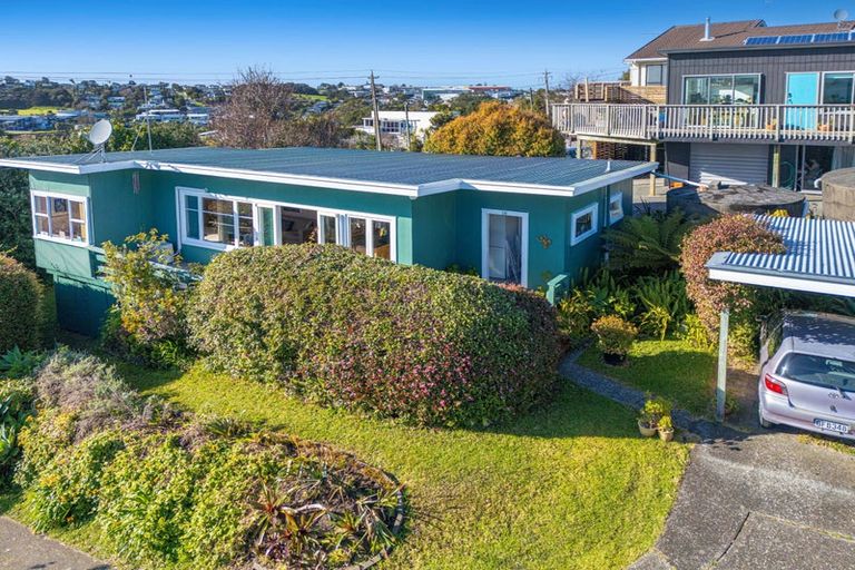 Photo of property in 18 Kauri Road, Stanmore Bay, Whangaparaoa, 0932