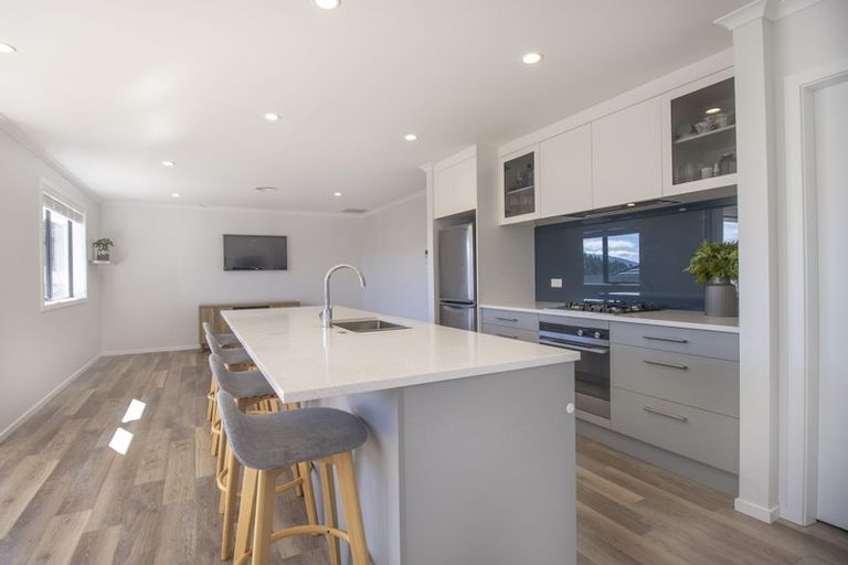 Photo of property in 17 Schooner Drive, Whitby, Porirua, 5024