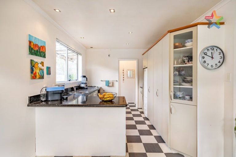 Photo of property in 94 Horoeka Street, Stokes Valley, Lower Hutt, 5019