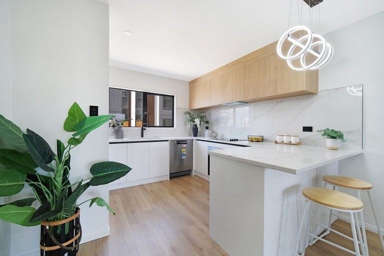 Photo of property in 7/26 Dale Crescent, Pakuranga, Auckland, 2010