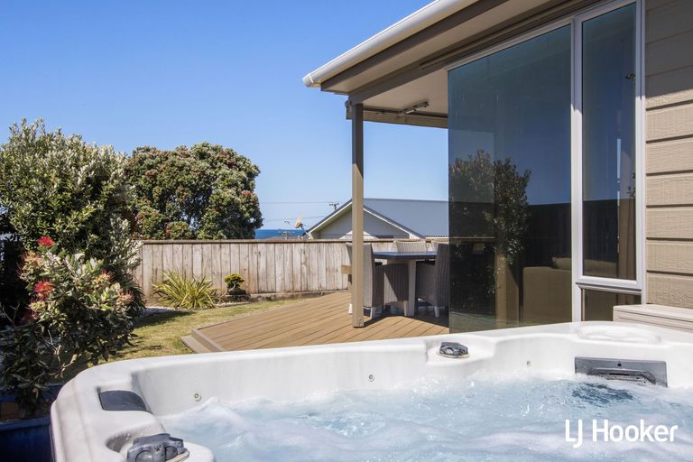 Photo of property in 11 Hanlen Avenue, Waihi Beach, 3611