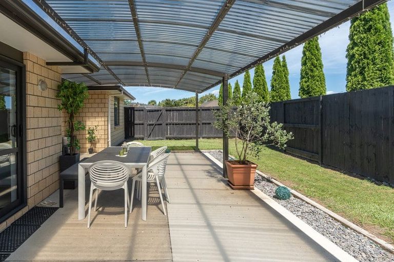 Photo of property in 28 Whitney Place, Rototuna North, Hamilton, 3210