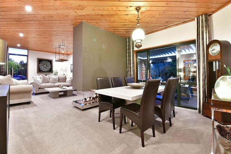 Photo of property in 155 Taupaki Road, Taupaki, Henderson, 0782