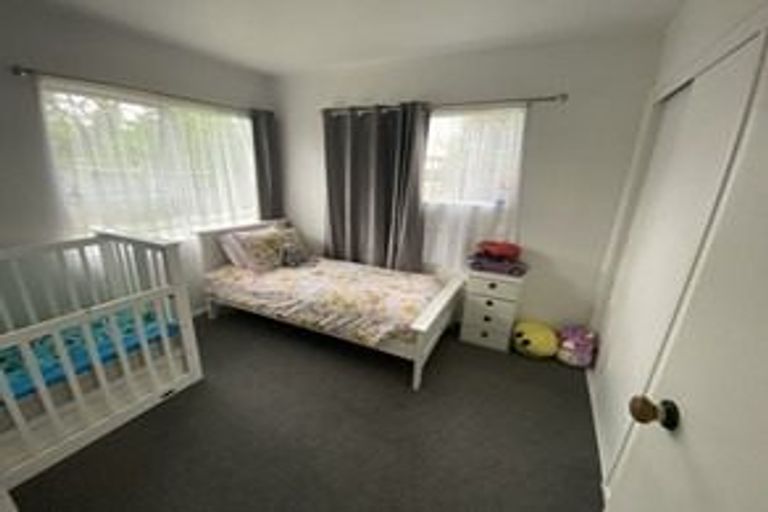 Photo of property in 2/388 Te Atatu Road, Te Atatu Peninsula, Auckland, 0610