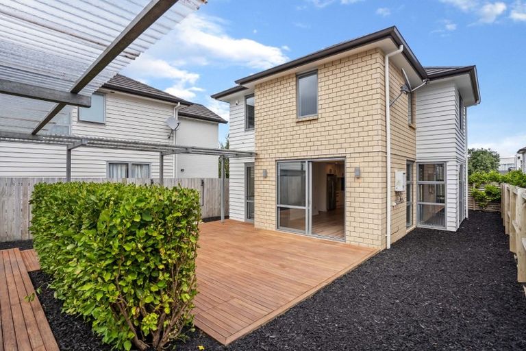 Photo of property in 17 Phar Lap Crescent, Takanini, 2112