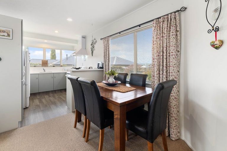 Photo of property in 9b Barraud Place, Pukehangi, Rotorua, 3015