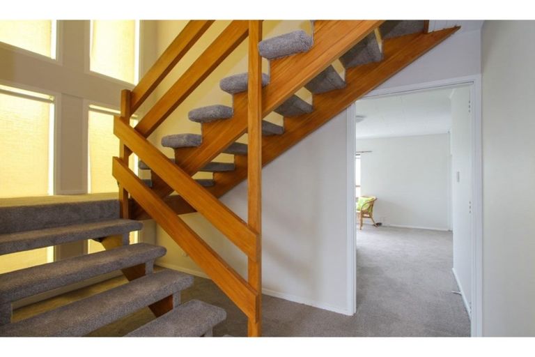 Photo of property in 2/118 Ocean View Road, Northcote, Auckland, 0627