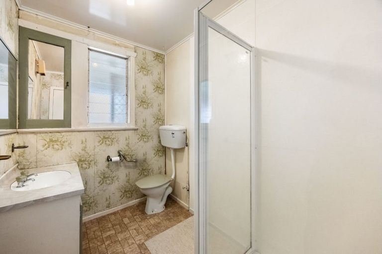 Photo of property in 46 Titirangi Road, New Lynn, Auckland, 0600