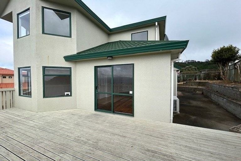 Photo of property in 99 Ashton Fitchett Drive, Brooklyn, Wellington, 6021