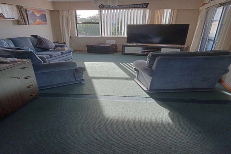 Photo of property in 19 Balmoral Street, Levin, 5510