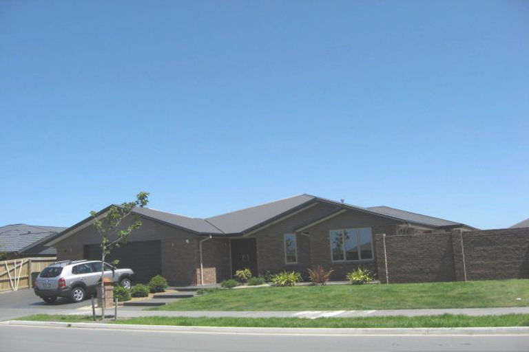 Photo of property in 11 Tatahi Street, Parklands, Christchurch, 8083