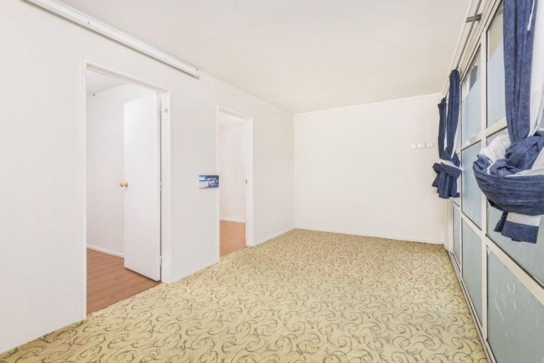 Photo of property in 2/66 College Road, Northcote, Auckland, 0627