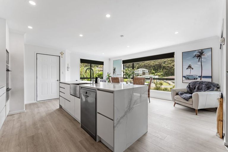 Photo of property in 7 Hawaiian Parade, Arkles Bay, Whangaparaoa, 0932