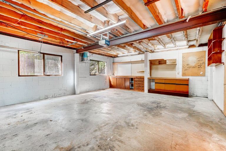 Photo of property in 18 Wisteria Way, Mairangi Bay, Auckland, 0630