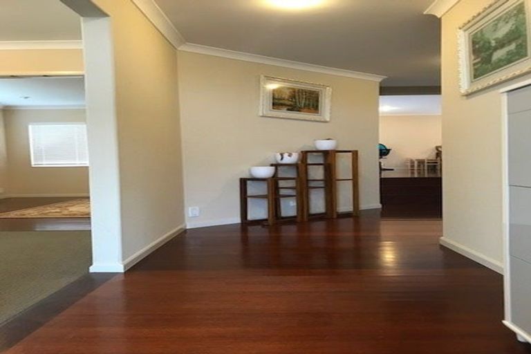 Photo of property in 10 Oak Bark Drive, Schnapper Rock, Auckland, 0632