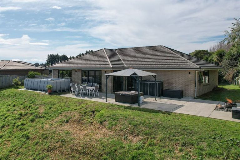 Photo of property in 10 Aqua Way, Paraparaumu, 5032