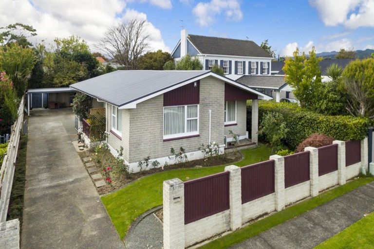 Photo of property in 50 Wai-iti Crescent, Woburn, Lower Hutt, 5010