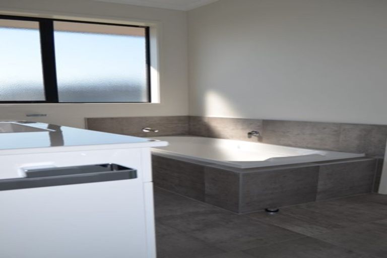 Photo of property in 4 Toi Place, Papamoa, 3118