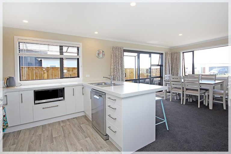 Photo of property in 5 Story Street, Foxton Beach, Foxton, 4815