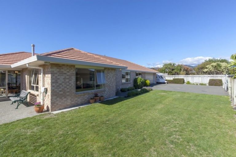 Photo of property in 83 Guildford Drive, Paraparaumu, 5032