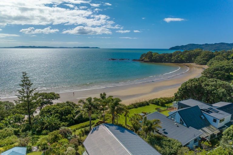 Photo of property in 21 Kupe Road, Coopers Beach, 0420