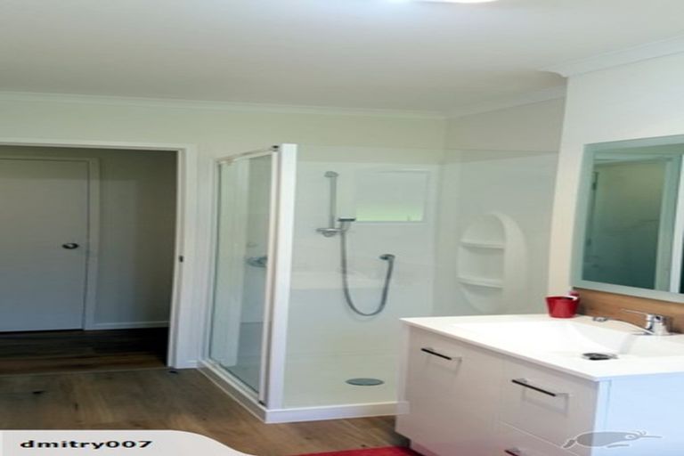 Photo of property in 11 Meharg Place, Fairview Heights, Auckland, 0632