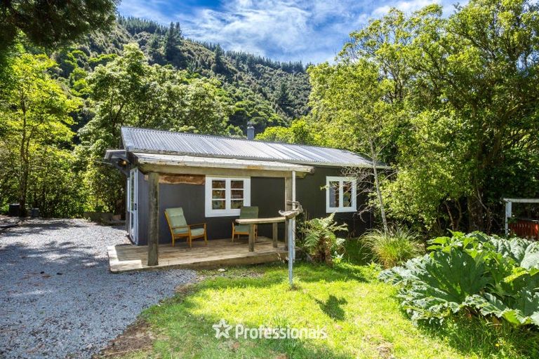 Photo of property in 2296b Akatarawa Road, Akatarawa Valley, Upper Hutt, 5372