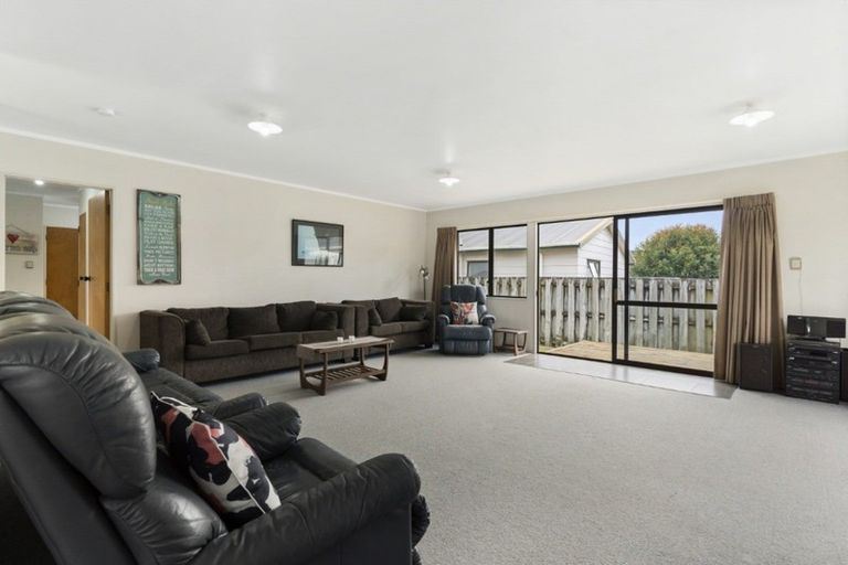 Photo of property in 118 Charleston Avenue, Whangamata, 3620