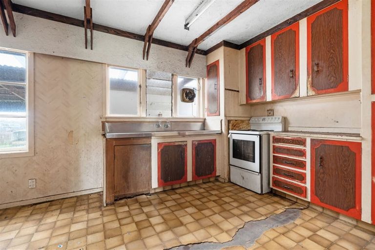 Photo of property in 25 Archibald Road, Kelston, Auckland, 0602