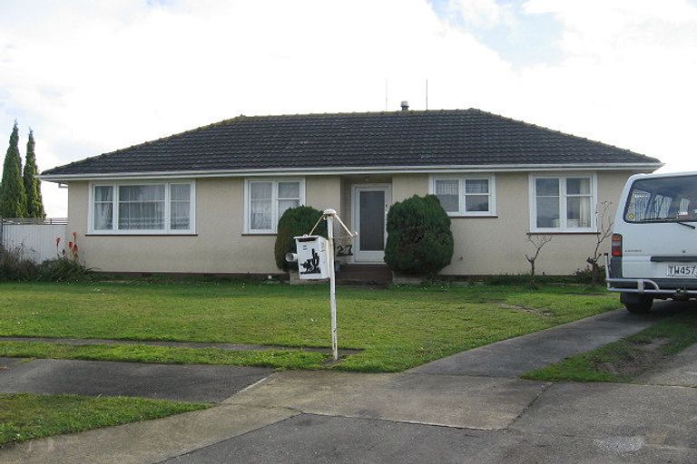 Photo of property in 27 Battersea Place, Roslyn, Palmerston North, 4414