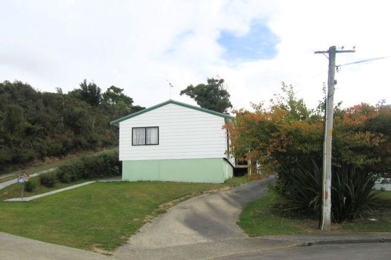 Photo of property in 82 Cruickshank Road, Clouston Park, Upper Hutt, 5018
