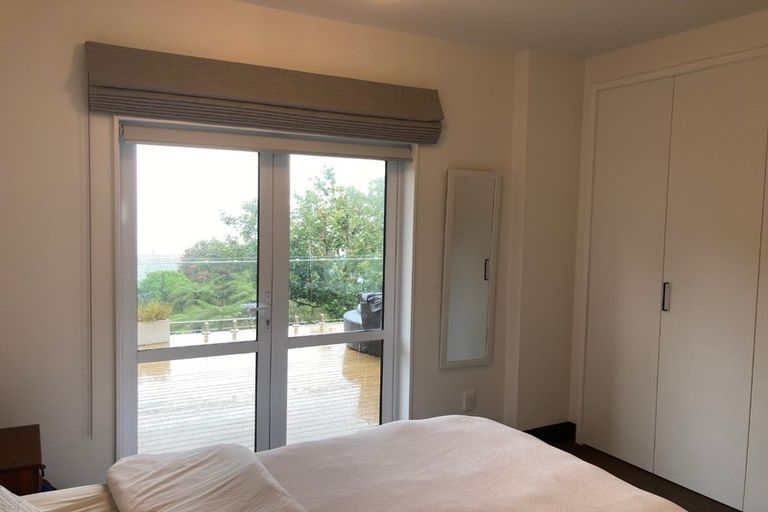 Photo of property in 15 Mills Road, Brooklyn, Wellington, 6021