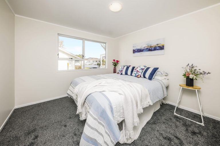 Photo of property in 20 Frobisher Way, Clendon Park, Auckland, 2103