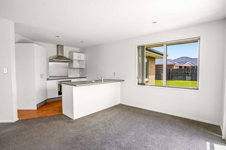 Photo of property in 69 Acacia Avenue, Rangiora, 7400