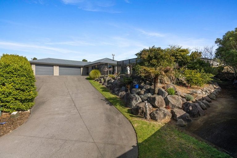 Photo of property in 21b Heta Road, Highlands Park, New Plymouth, 4312