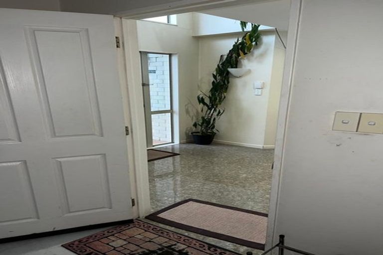 Photo of property in 46 Goldfinch Rise, Unsworth Heights, Auckland, 0632