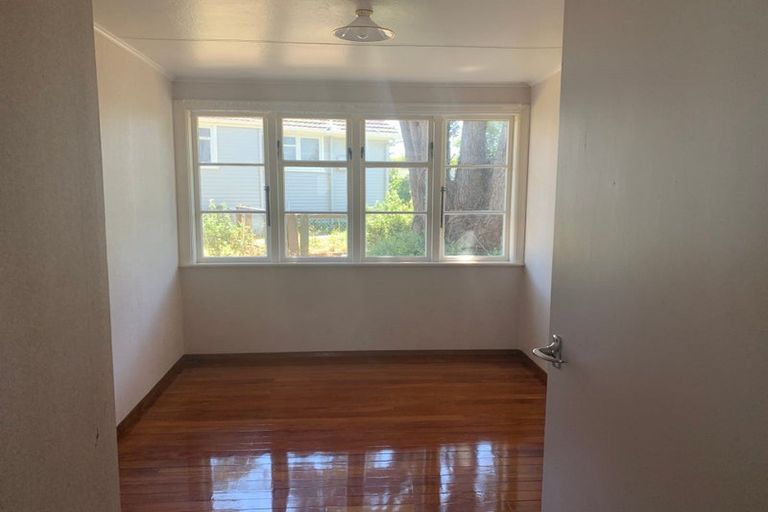 Photo of property in 2 Gordon Crescent, Marton, 4710