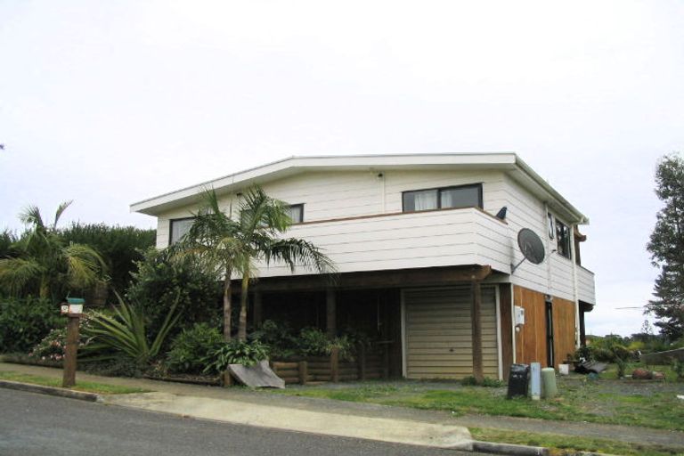 Photo of property in 37 Paradise Road, Coopers Beach, 0420