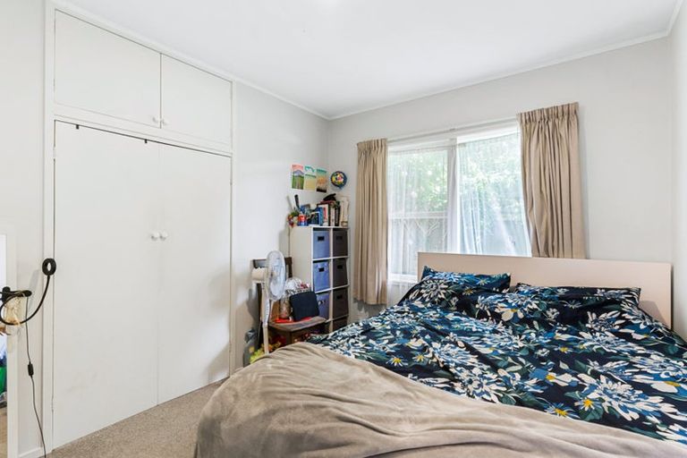 Photo of property in 33 Chatsworth Crescent, Pakuranga Heights, Auckland, 2010