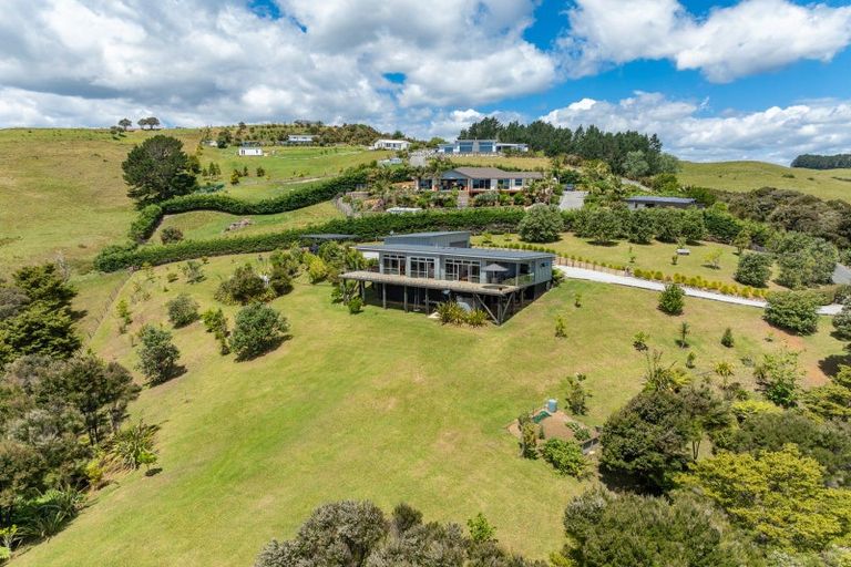 Photo of property in 34 Opoi Lane, Cable Bay, 0420