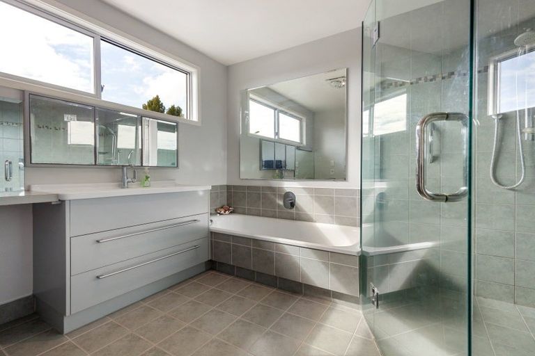 Photo of property in 24 Tainui Street, Frankton, Hamilton, 3204