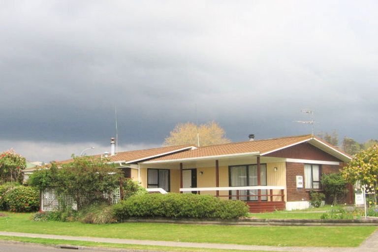 Photo of property in 21 Petrie Street, Pomare, Rotorua, 3015