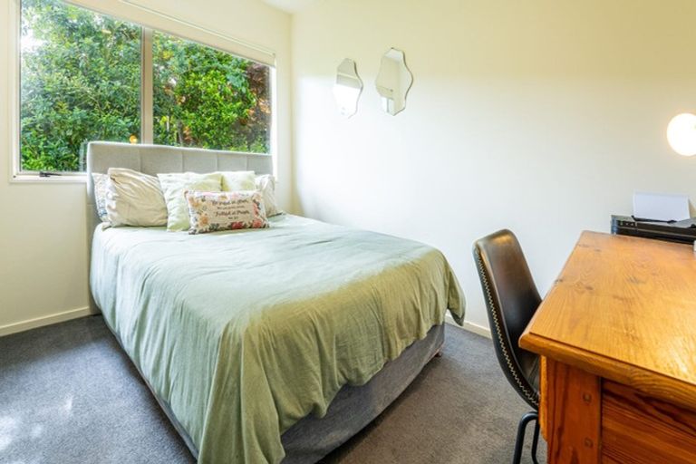Photo of property in 13 Emlyn Place, Torbay, Auckland, 0630
