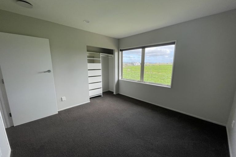 Photo of property in 32 Canal Road West, Waitakaruru, Ngatea, 3576