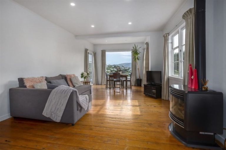 Photo of property in 21 Kiriwai Road, Paremata, Porirua, 5024