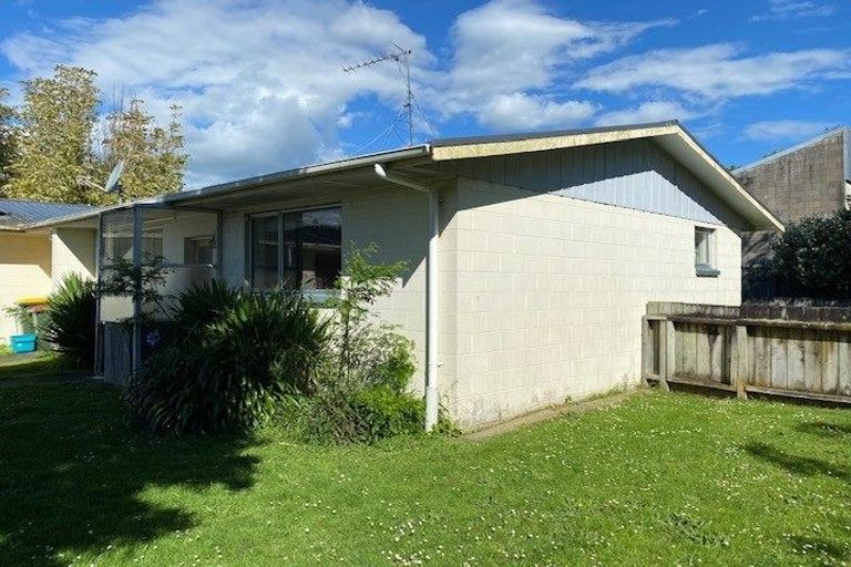 Photo of property in 2/9 June Place, Hamilton East, Hamilton, 3216