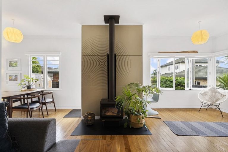 Photo of property in 1/115 Shakespeare Road, Milford, Auckland, 0620