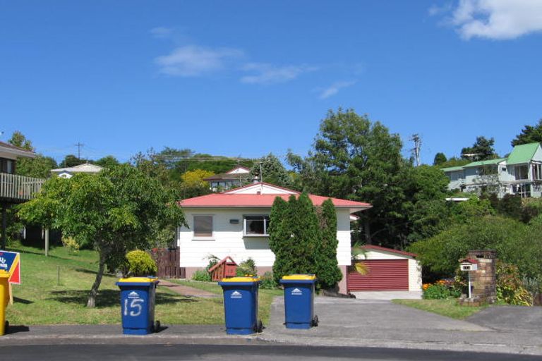 Photo of property in 15 Felicity Place, Unsworth Heights, Auckland, 0632